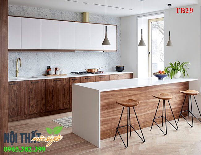 Thiết kế nội thất phòng bếp đẹp với nổi bật và chuẩn phong thủy với gam màu trắng với nâu gỗ