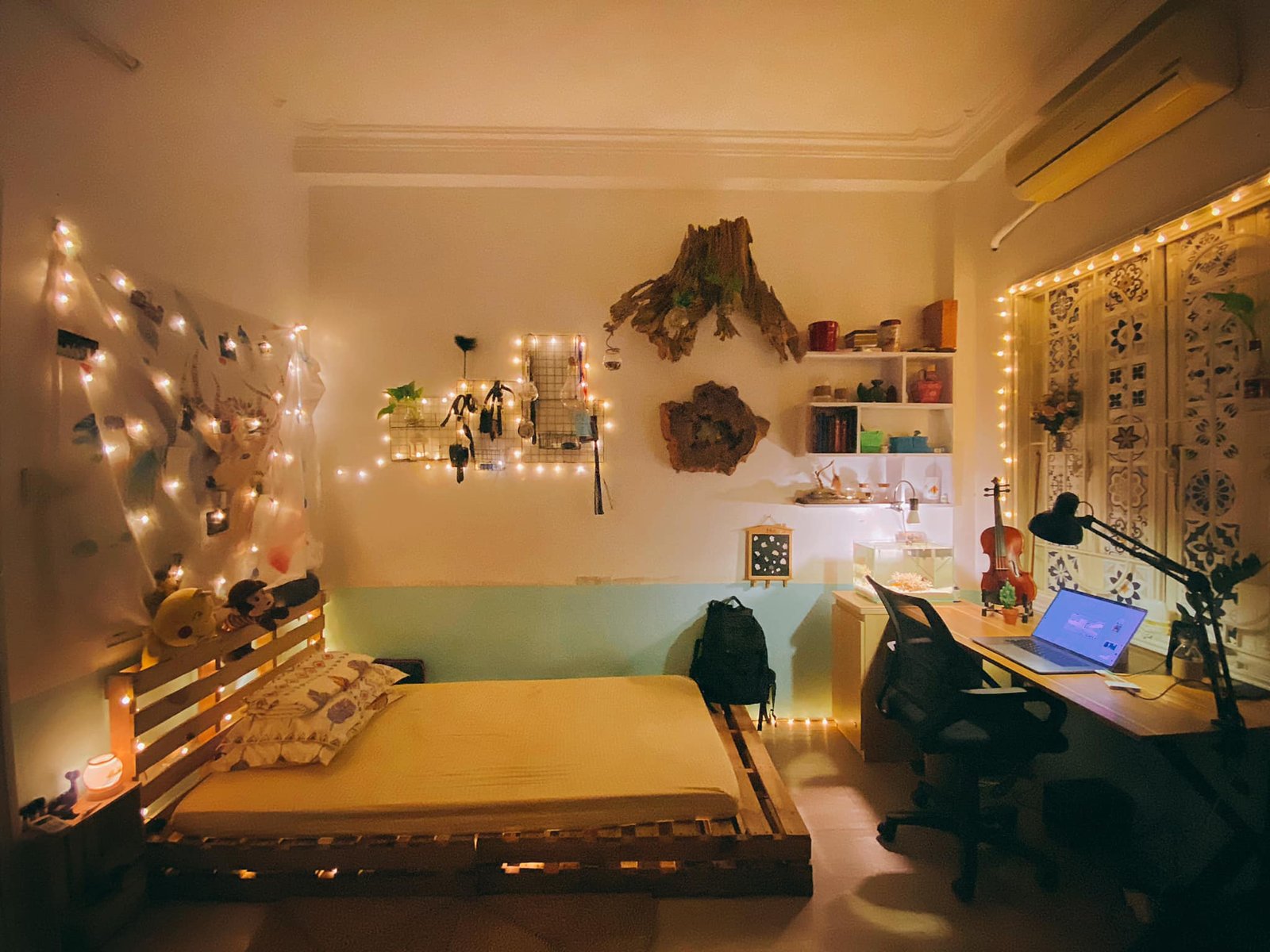 Phòng ngủ nhỏ xinh vo cùng sinh động và đặc sắc với với các mòn đồ Handmade độc đáo