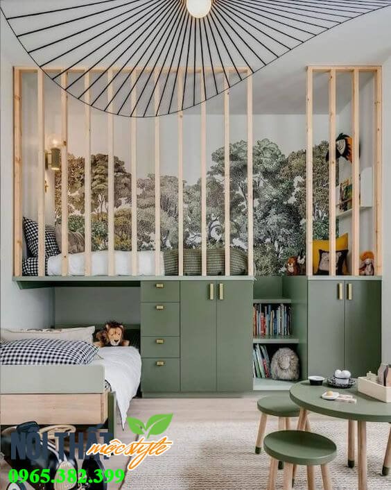 Phòng ngủ bé trai tông màu xanh rêu vô cùng ấn tượng và đầy đủ công năng sử dụng