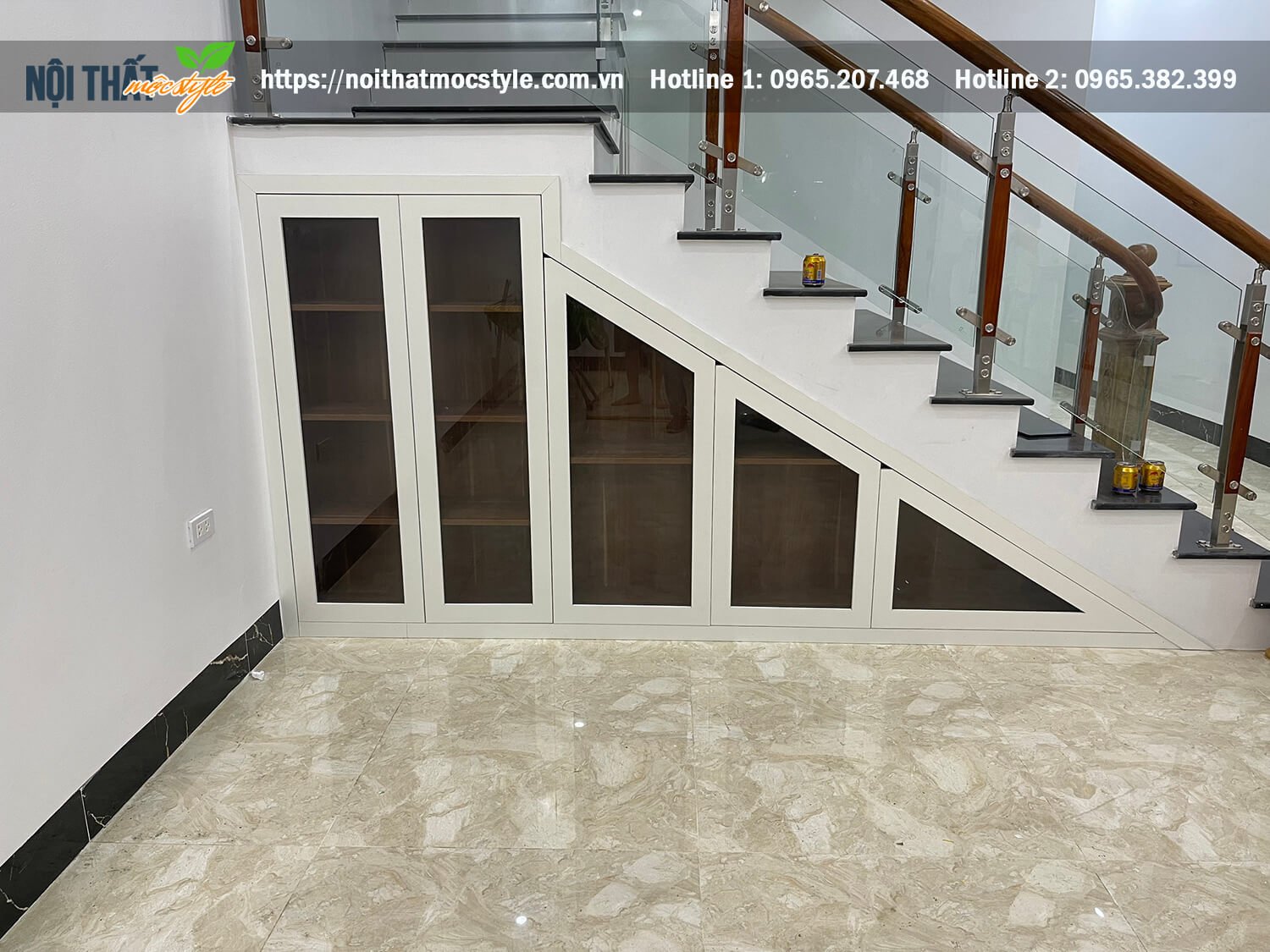 Hệ tủ gầm cầu thang được làm từ chất liệu gỗ MDF lõi xanh chống ẩm cốt Thái tạo chất lượng sư dụng lâu dài. Hệ tủ gầm cầu thang được làm từ chất liệu gỗ MDF lõi xanh chống ẩm cốt Thái tạo chất lượng sư dụng lâu dài.