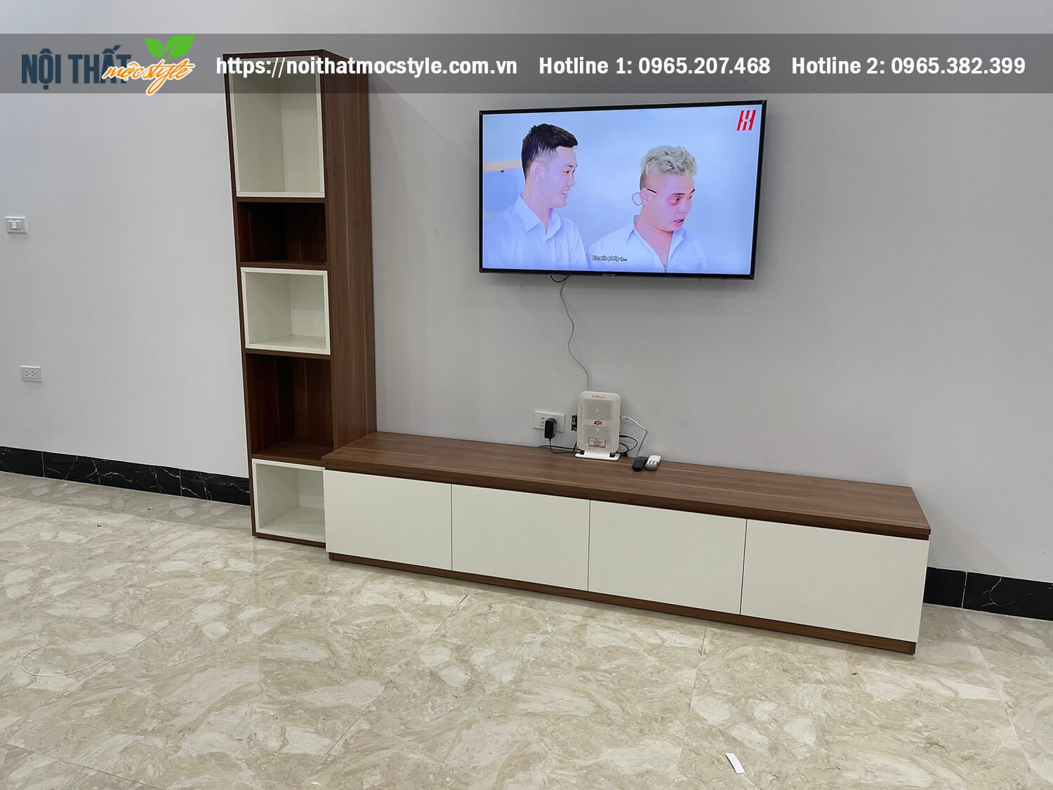 Không gian phòng khách hiện đại với kệ tivi đơn giản, thanh lịch và trẻ trung - Đơn vị thi công nội thất Mộc Style Không gian phòng khách hiện đại với kệ tivi đơn giản, thanh lịch và trẻ trung - Đơn vị thi công nội thất Mộc Style
