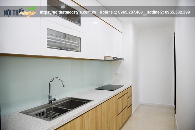Gian bếp hiện đại ấm cúng và đầy đủ công năng sử dụng với hệ tủ bếp thẳng kịp trần tạo không gian cất chứa đồ thoải mái Gian bếp hiện đại ấm cúng và đầy đủ công năng sử dụng với hệ tủ bếp thẳng kịp trần tạo không gian cất chứa đồ thoải mái