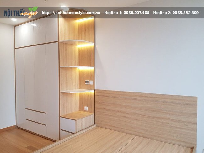Hệ tủ quần áo kịch trần kết hợp với kệ chứa đồ bao gồm đèn lep hiện đại Hệ tủ quần áo kịch trần kết hợp với kệ chứa đồ bao gồm đèn lep hiện đại