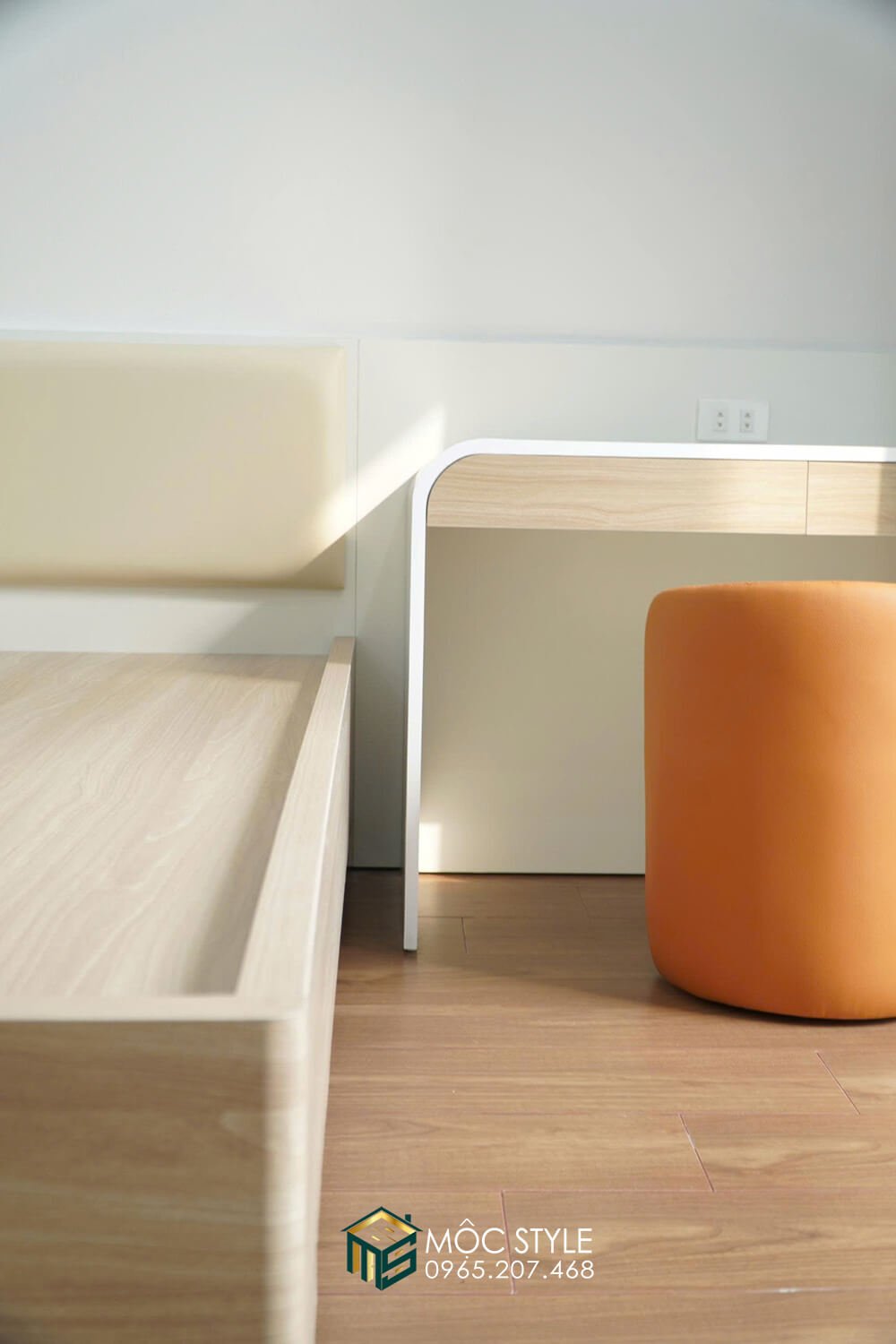 Phòng ngủ lớn gây ấn tượng với những đường cong